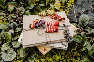 Tara Handknits Holiday Wrapping Mittens T28X